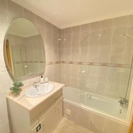 T2 To 8 Min Of Da Rocha Apartman